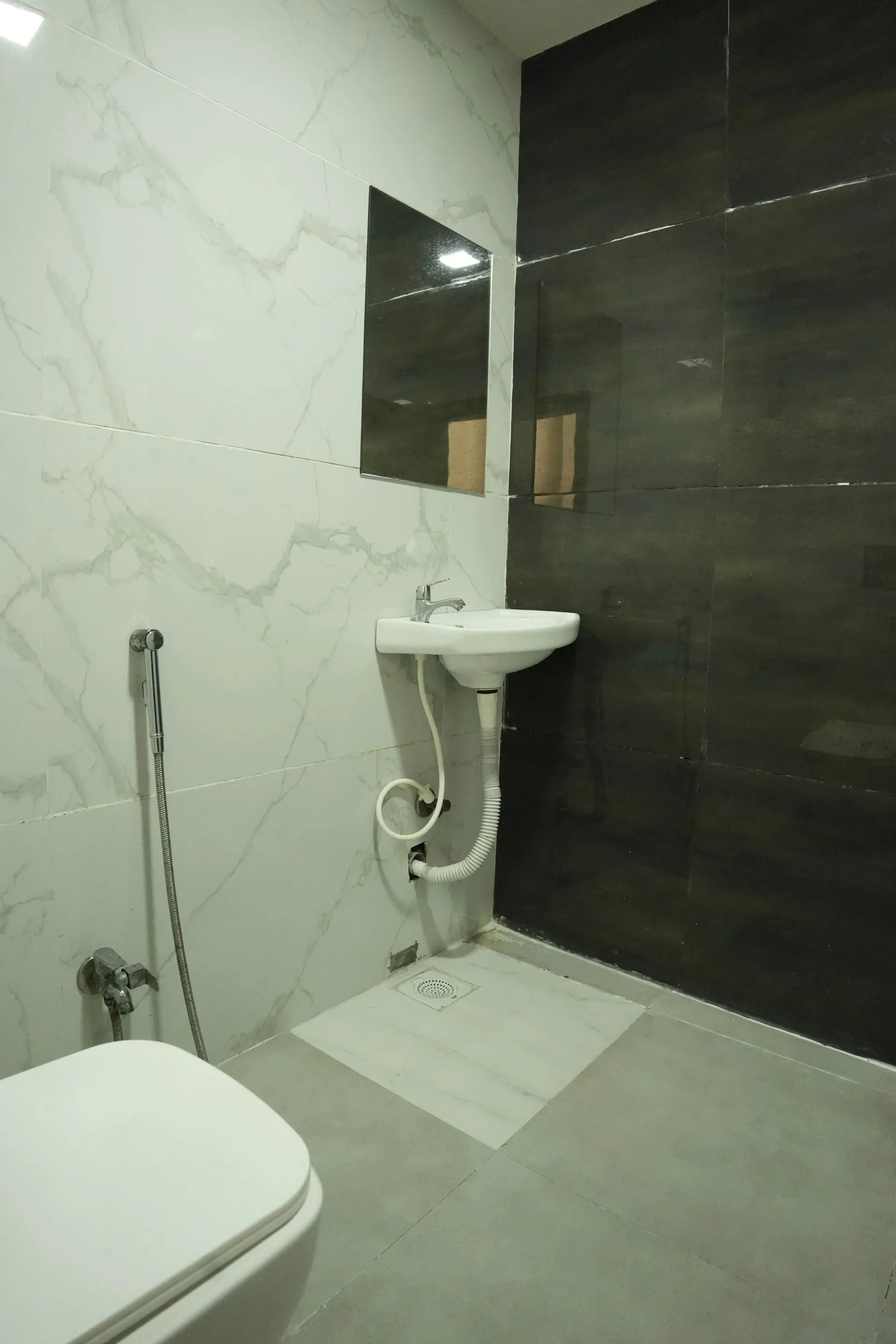 Bathroom facilities at Aariva
